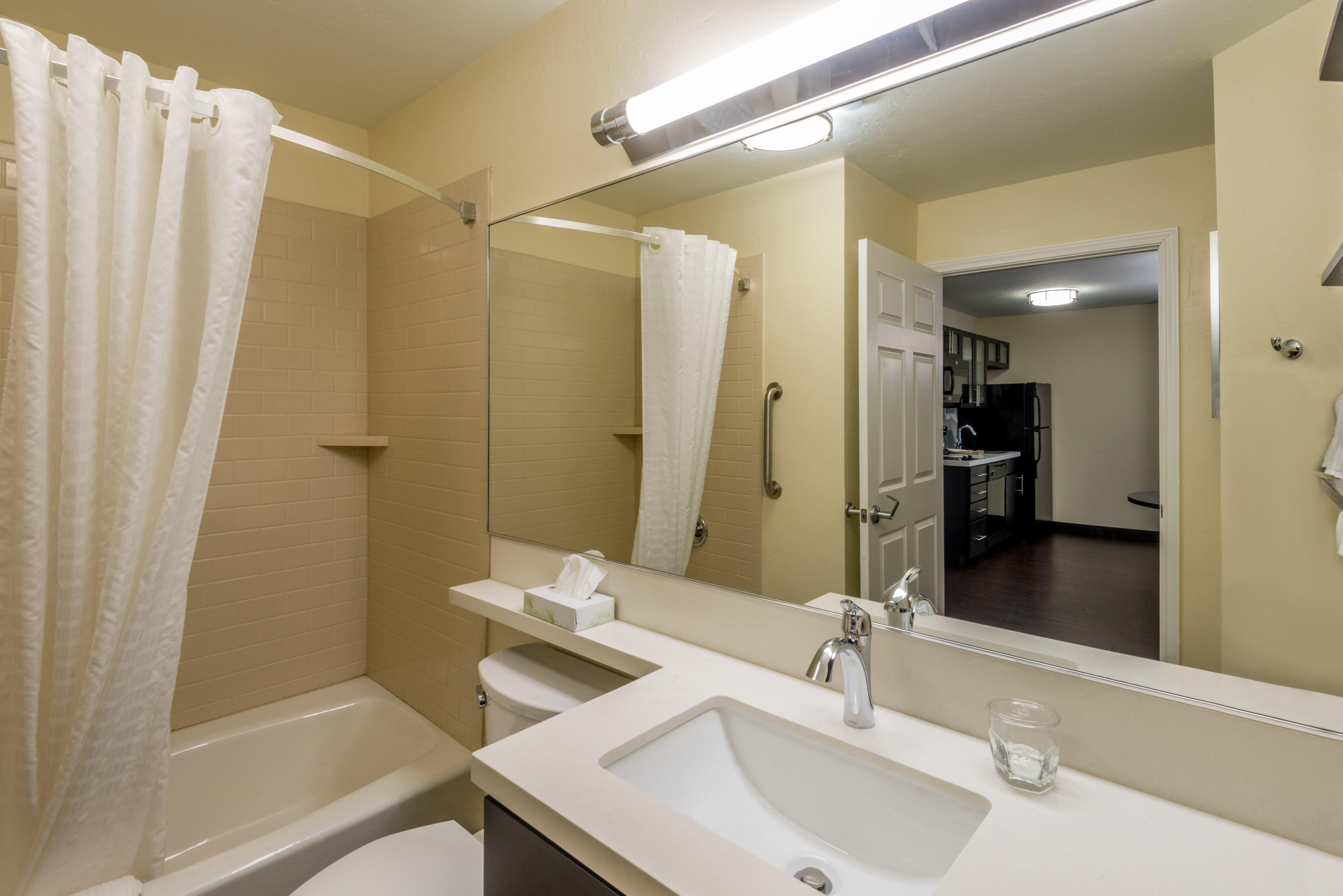 Candlewood Suites Del City By Ihg Εξωτερικό φωτογραφία