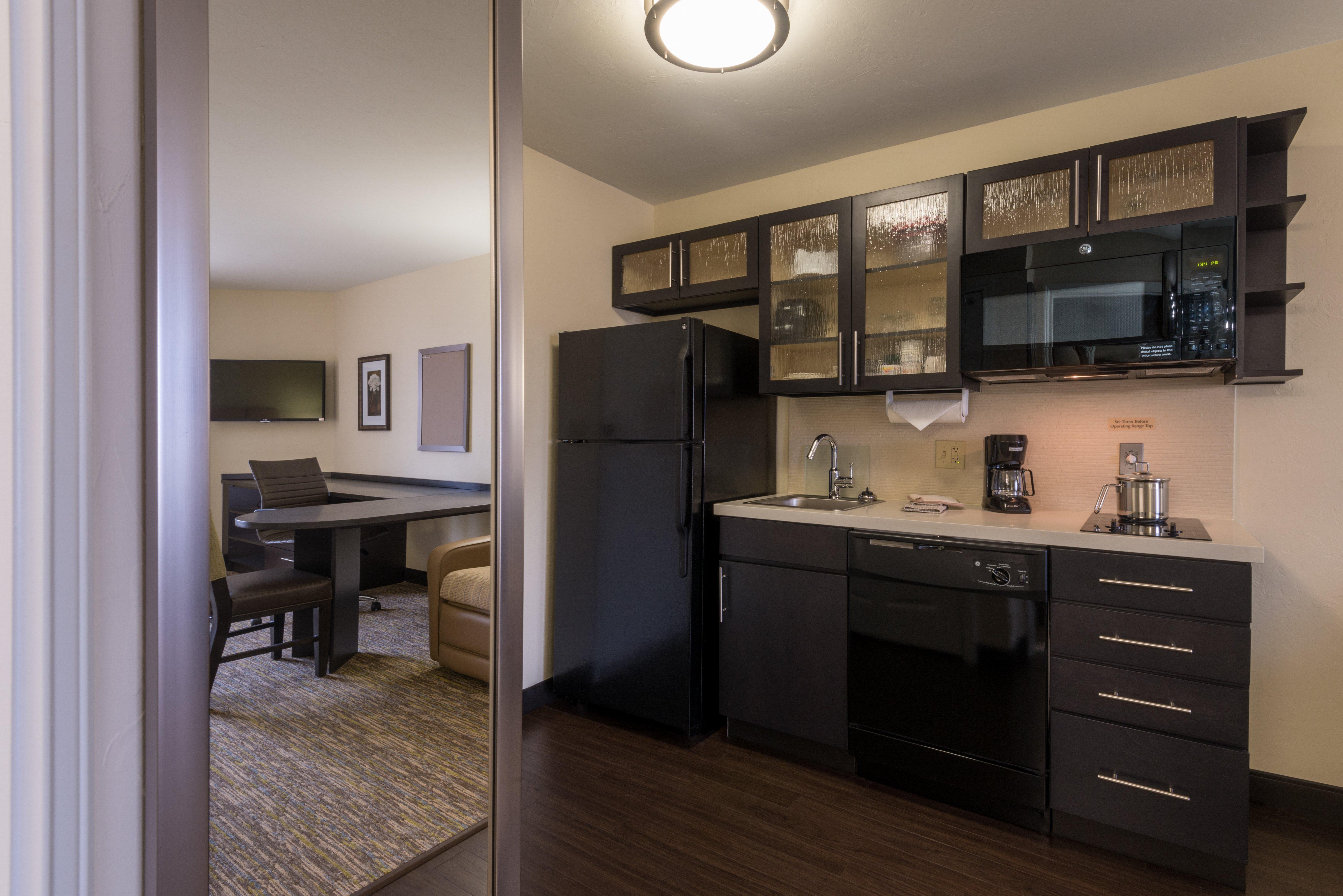 Candlewood Suites Del City By Ihg Εξωτερικό φωτογραφία