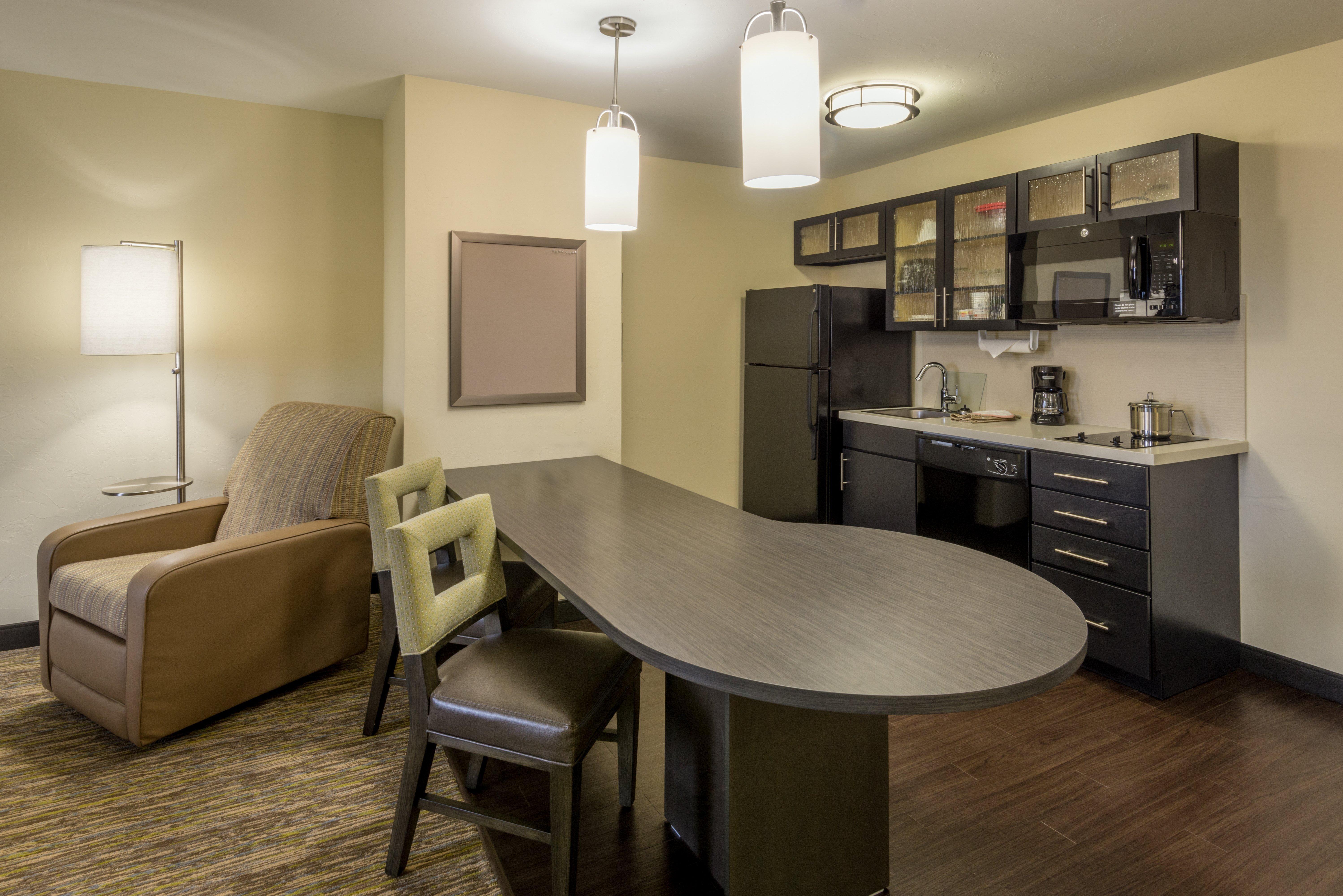 Candlewood Suites Del City By Ihg Εξωτερικό φωτογραφία